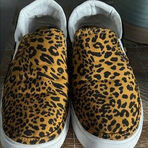 Nike Kids Leopard Print Slip-On Sneakers